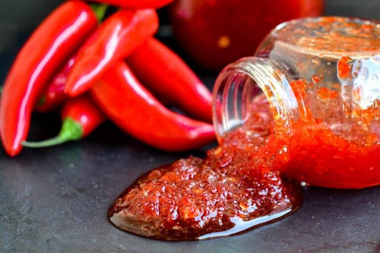 5 Incredible Substitutes For Sweet Chili Sauce - Food Champs